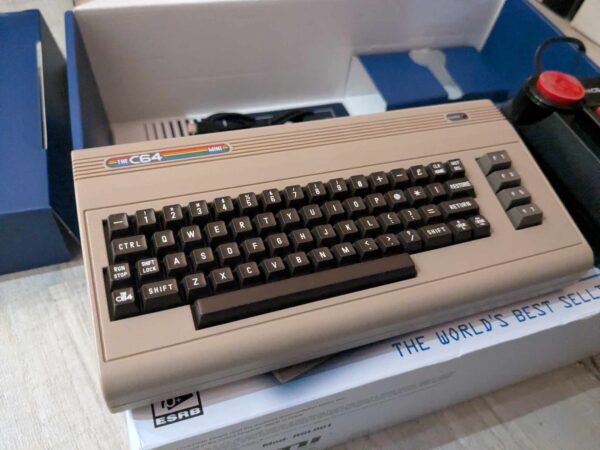 The C64 Mini - Like new - Inc Game USB - Image 6